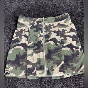 Full zip down green army skirt